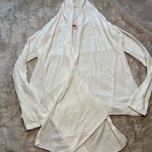 Women’s white open front cardigan by Forever 21